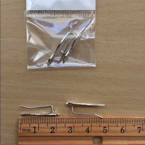 3/12$ Silver Feather Earrings - Picture 5 of 5